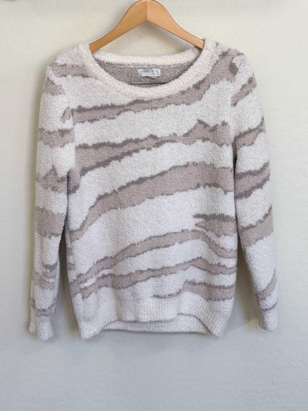 Barefoot Dreams CozyChic Seaside Zebra Stripe Crewneck Pullover Sweater M